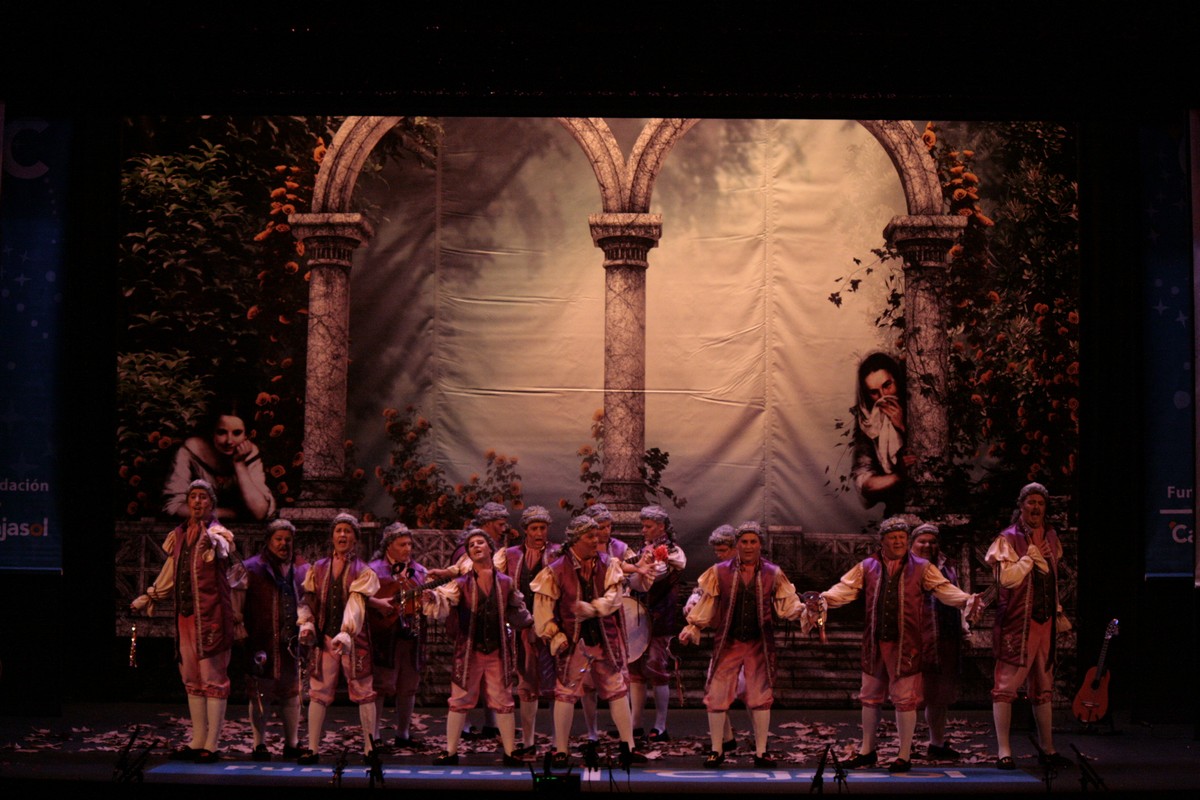 <h2>Reyes de la madrugada en busca de corazones</h2><br/>