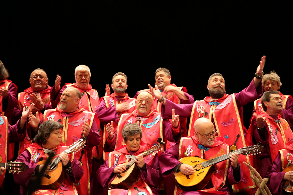 <h2>Hechizados por esta tierra</h2><br/>