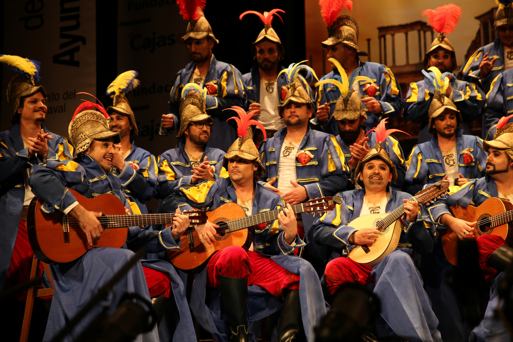 <h2>Conquistando a base de coplas</h2><br/>