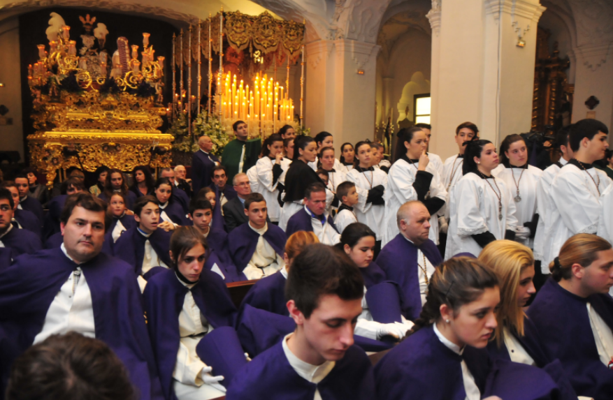 Jesús de la salud y la esperanza (cigarreras) se quedan en su templo debido a las inclemencias del tiempo