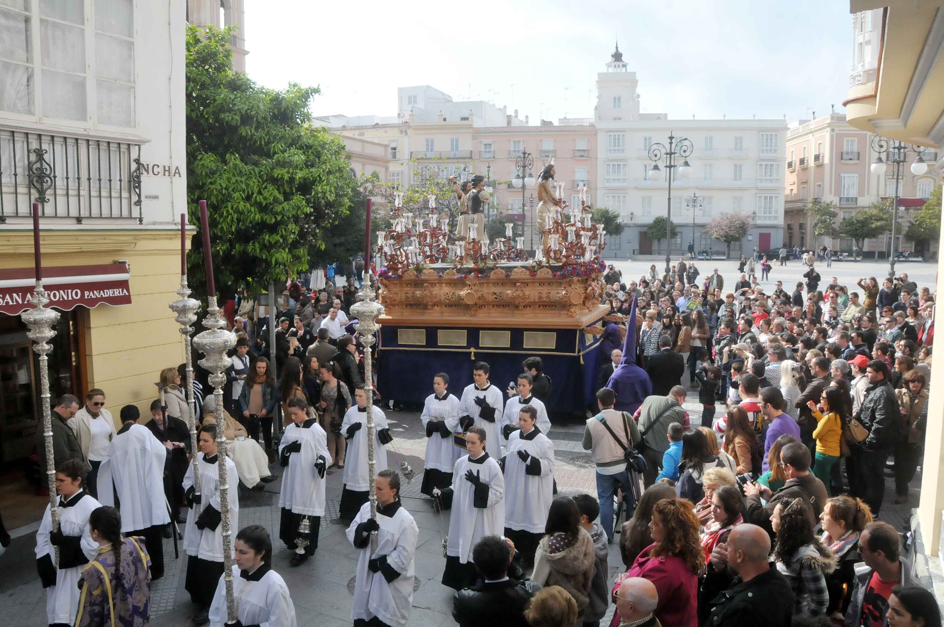 El "aguaor" y lágrimas no salieron de san antonio en rogativa si no para hacer estación de penitencia en la catedral