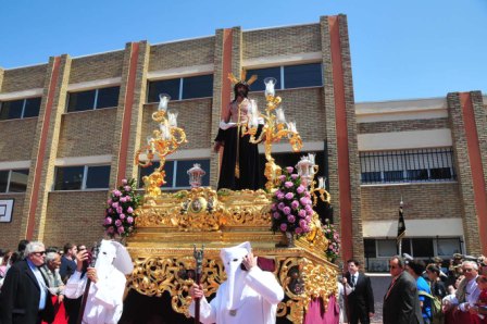 El despojado abre las puertas de la pasión