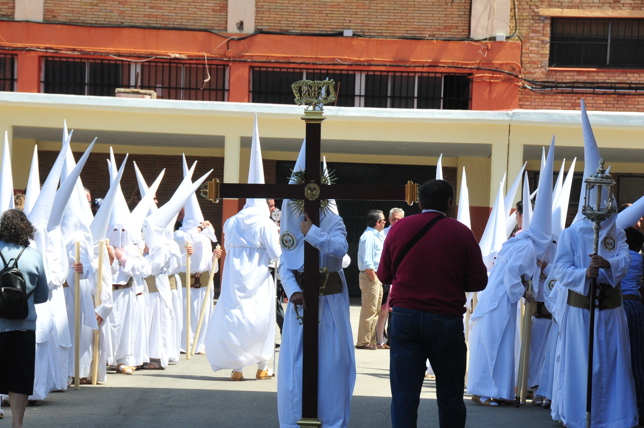 El despojado abre las puertas de la pasión
