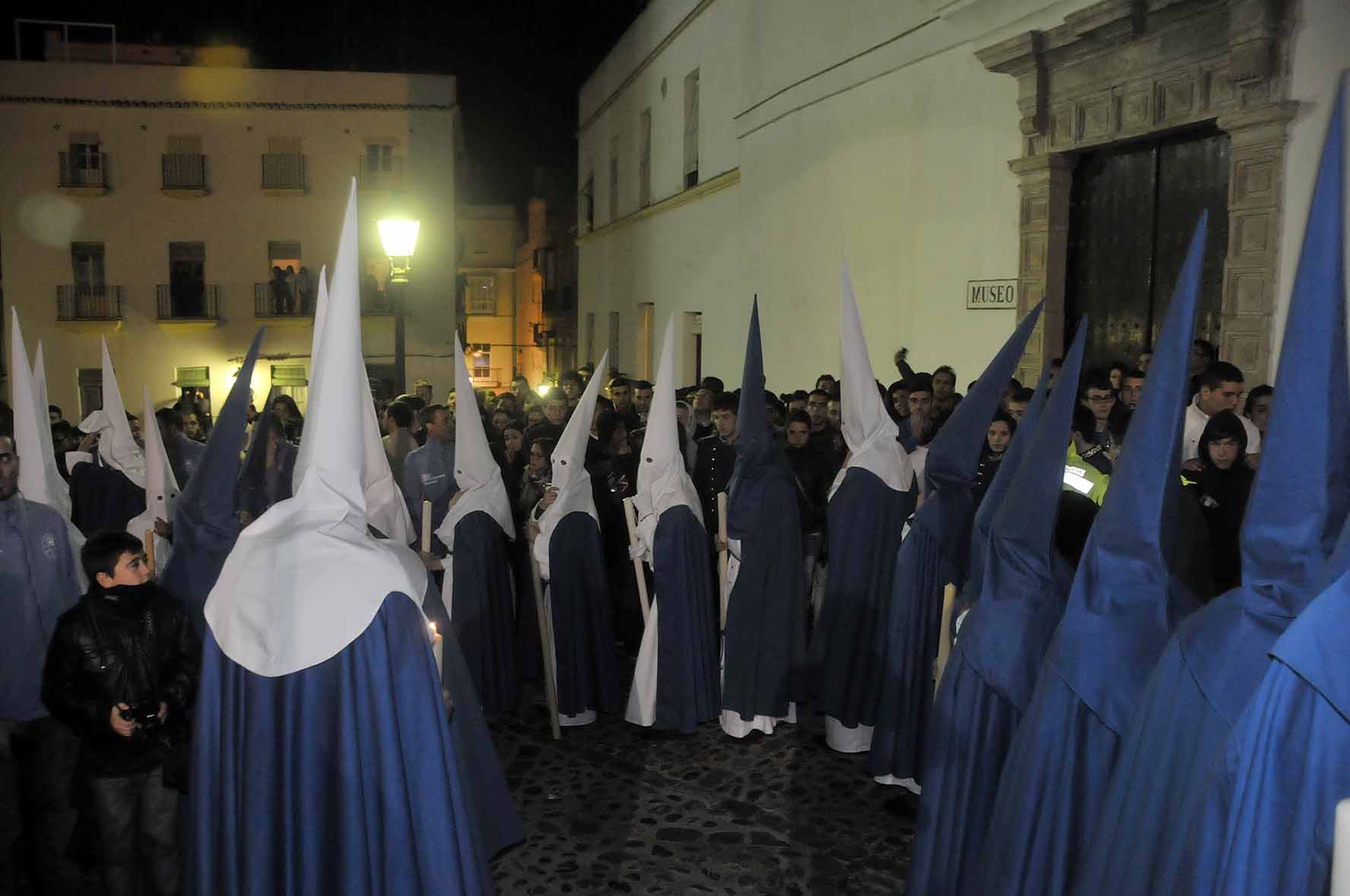 La cofradía del perdón trasladó sólo el paso de misterio hasta la catedral para realizar estación de penitencia y dejarlo allí hasta el sábado santo