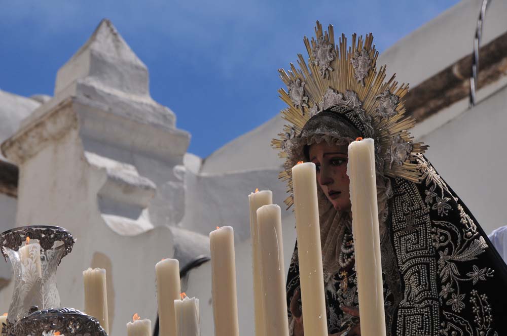 Manto y saya de perlas de nuestra señora de la soledad Manto y saya de perlas de nuestra señora de la soledad