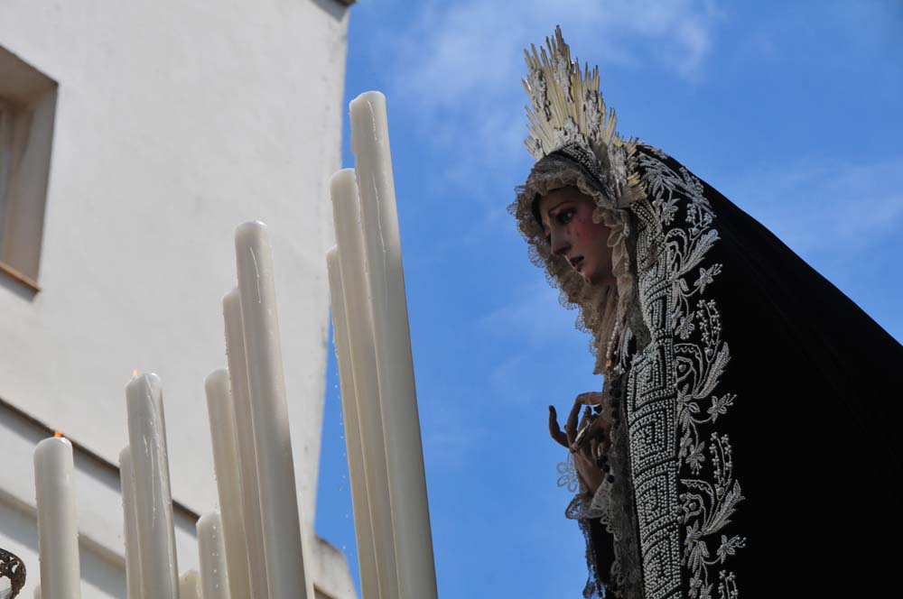 Manto y saya de perlas de nuestra señora de la soledad Manto y saya de perlas de nuestra señora de la soledad