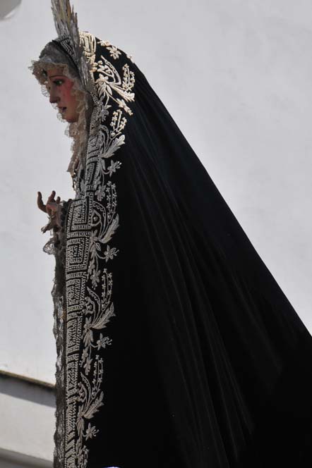 Manto y saya de perlas de nuestra señora de la soledad Manto y saya de perlas de nuestra señora de la soledad
