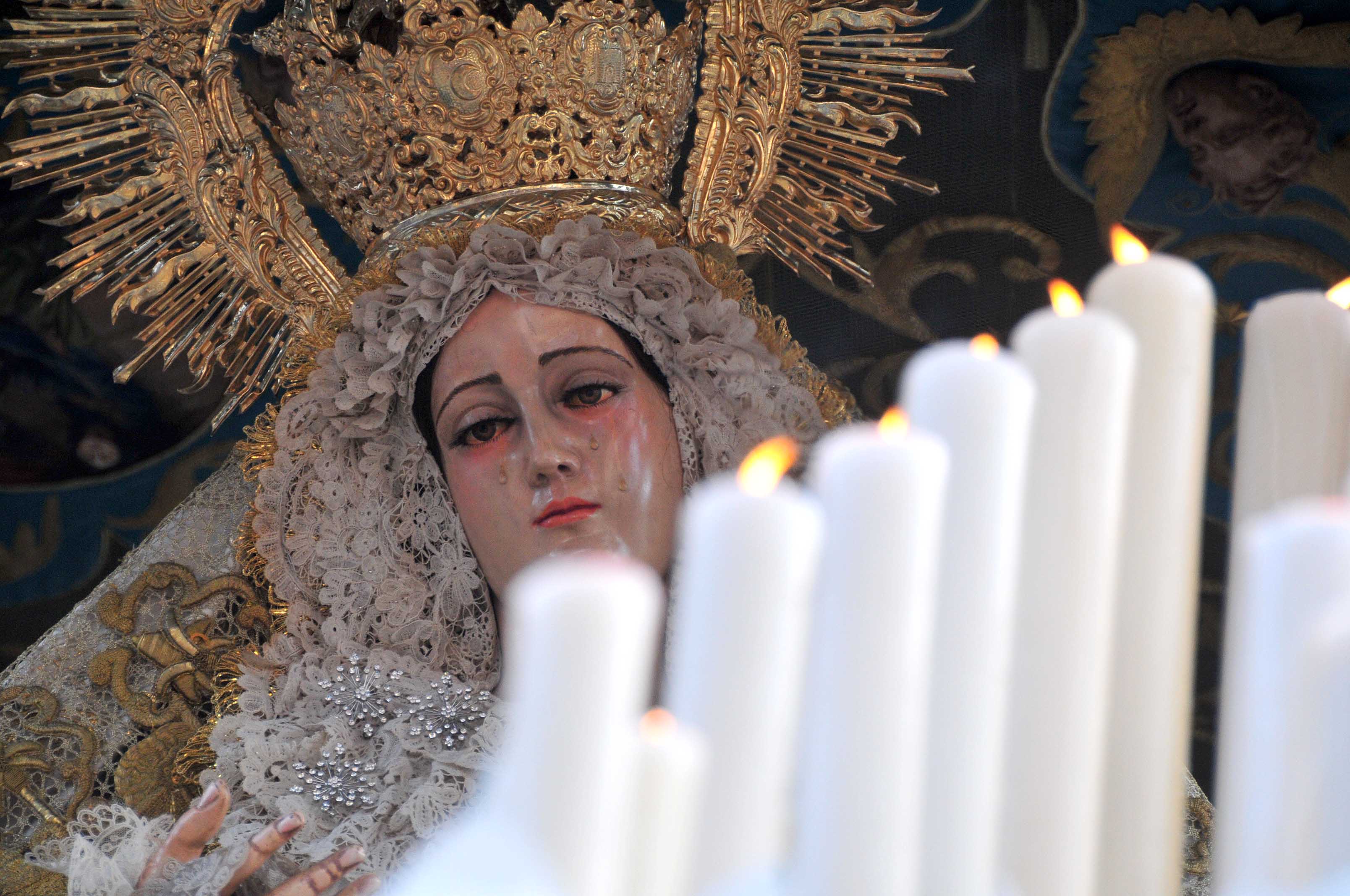 Jesús en su prendimiento se sobrepone a los malos momentos sobre la plata de columna