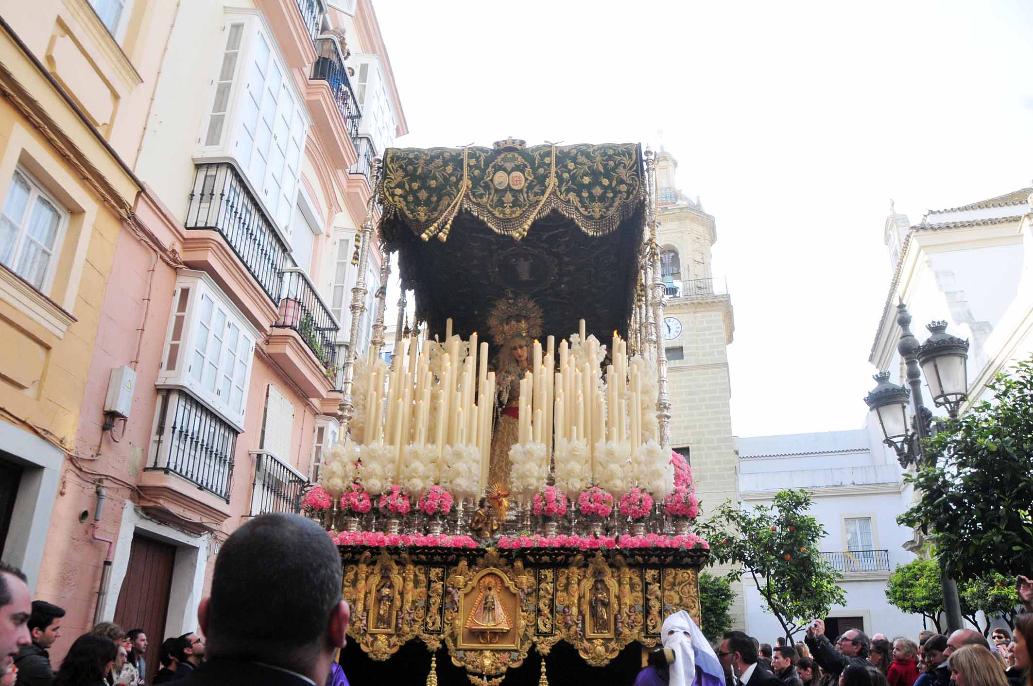 Respiraderos bordados del palio de la virgen de la esperanza del nazareno del amor Respiraderos bordados del palio de la virgen de la esperanza del nazareno del amor