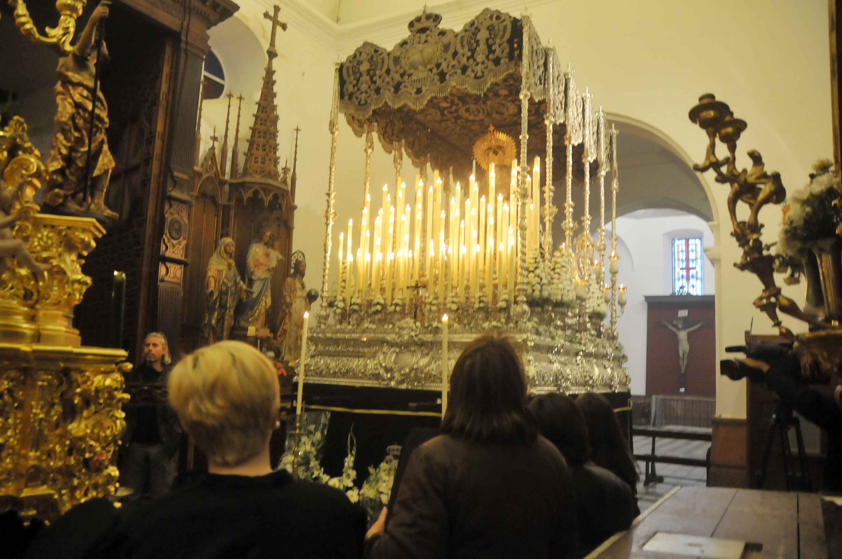 Las imágenes del cristo de la vera+cruz y la señora de la soledad no se verán por las calles de cádiz porque la hermandad decidió no salir