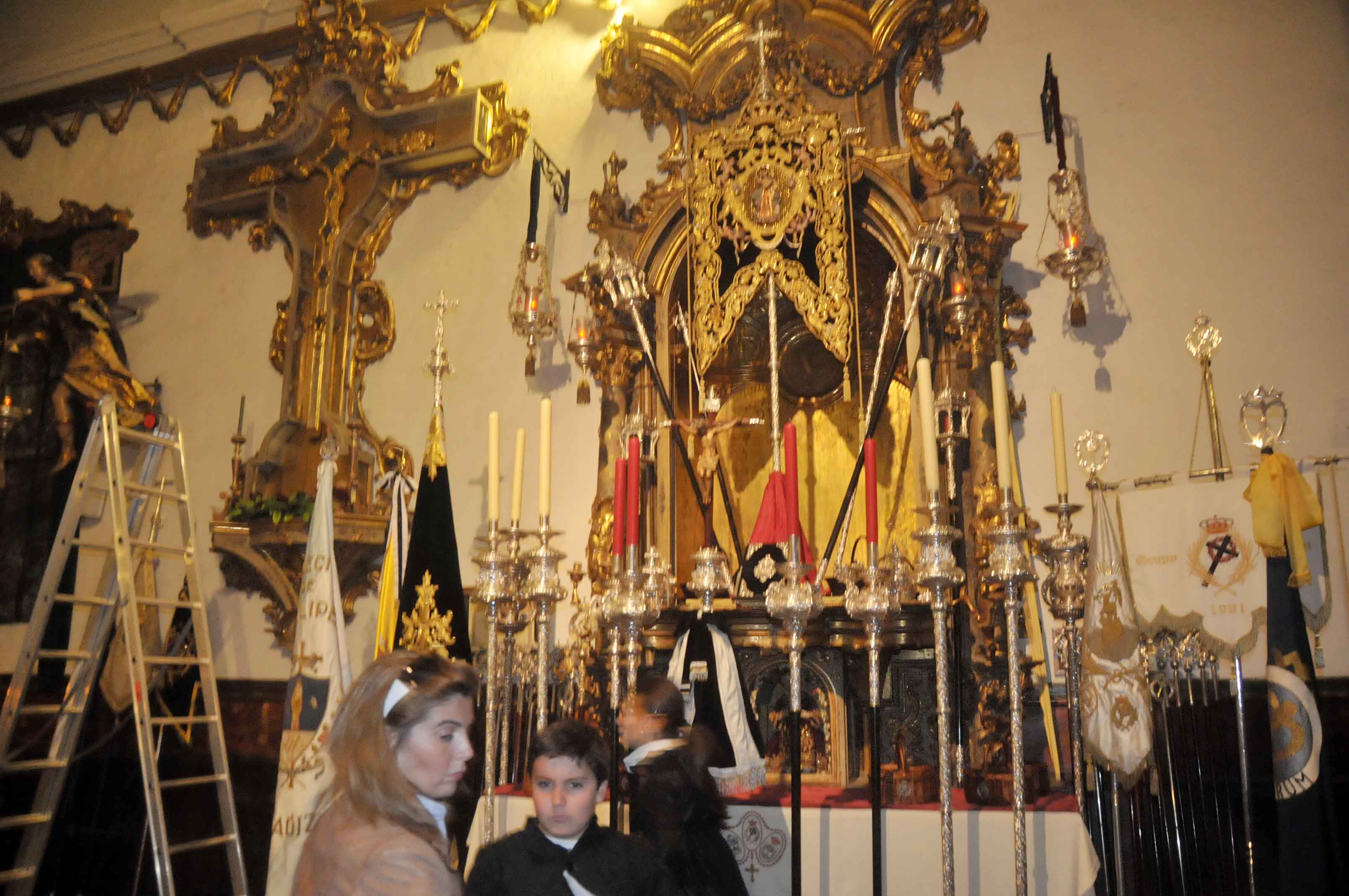 Las imágenes del cristo de la vera+cruz y la señora de la soledad no se verán por las calles de cádiz porque la hermandad decidió no salir