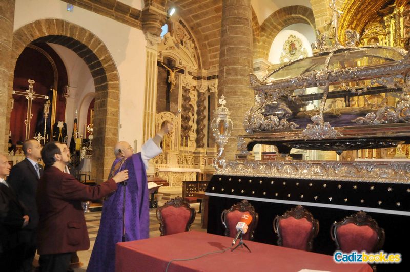 Santo entierro (soldedad)-bendición de la urna tras la restauración