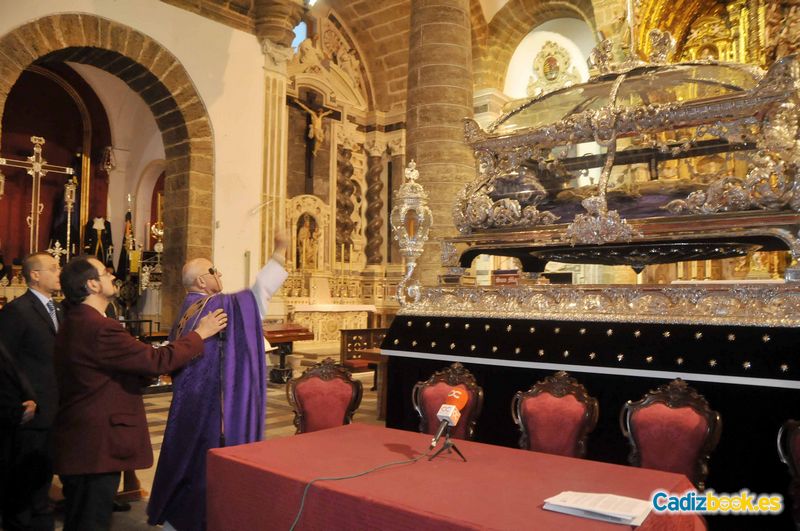 Santo entierro (soldedad)-bendición de la urna tras la restauración