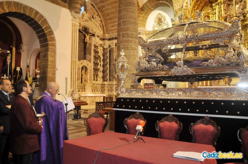 Santo entierro (soldedad)-bendición de la urna tras la restauración