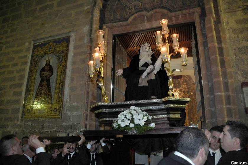 Descendimiento-besapies y via crucis 2014