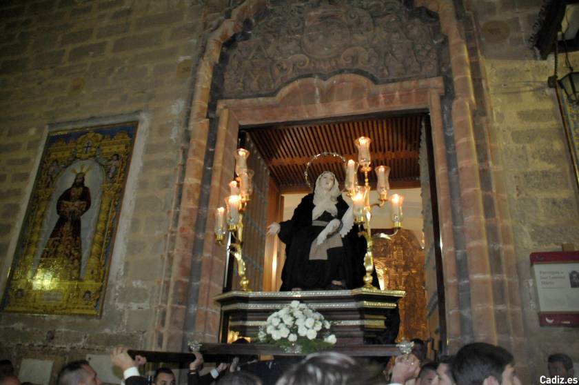 Descendimiento-besapies y via crucis 2014