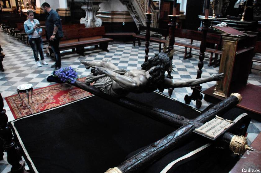 Descendimiento-besapies y via crucis 2014