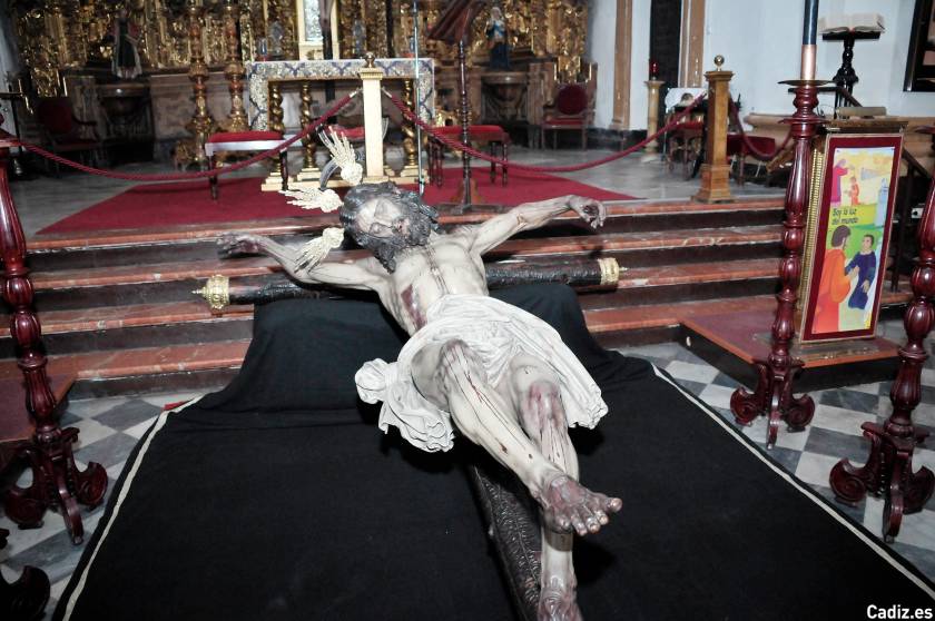 Descendimiento-besapies y via crucis 2014