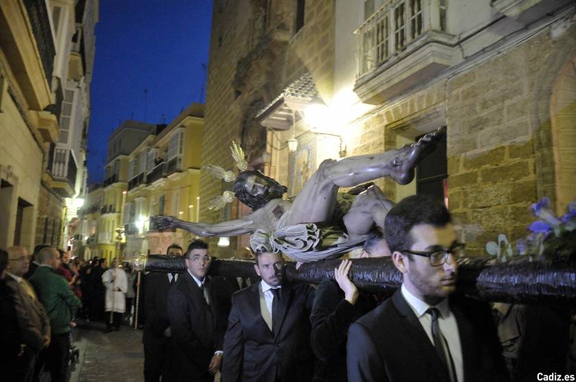 Descendimiento-besapies y via crucis 2014