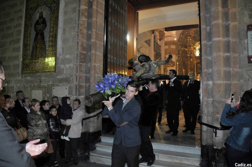 Descendimiento-besapies y via crucis 2014