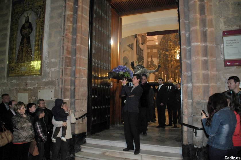 Descendimiento-besapies y via crucis 2014