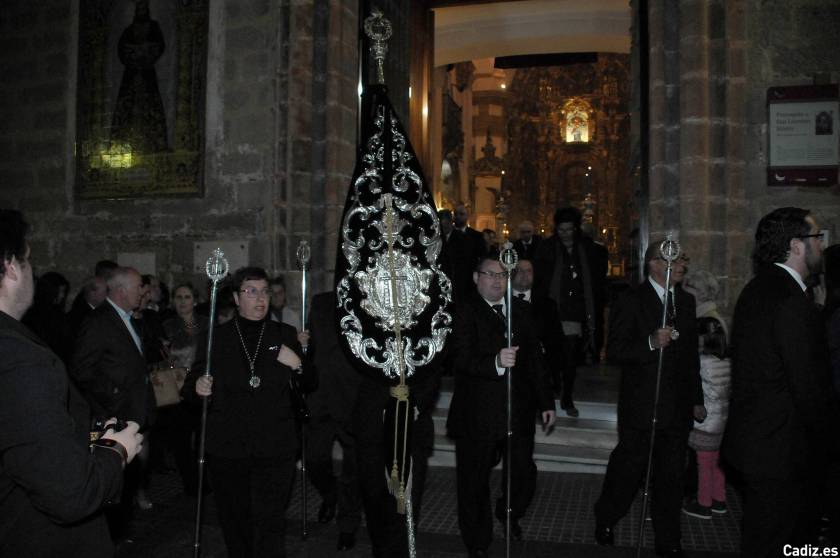 Descendimiento-besapies y via crucis 2014
