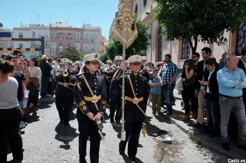 Resucitado-salida procesional 2014