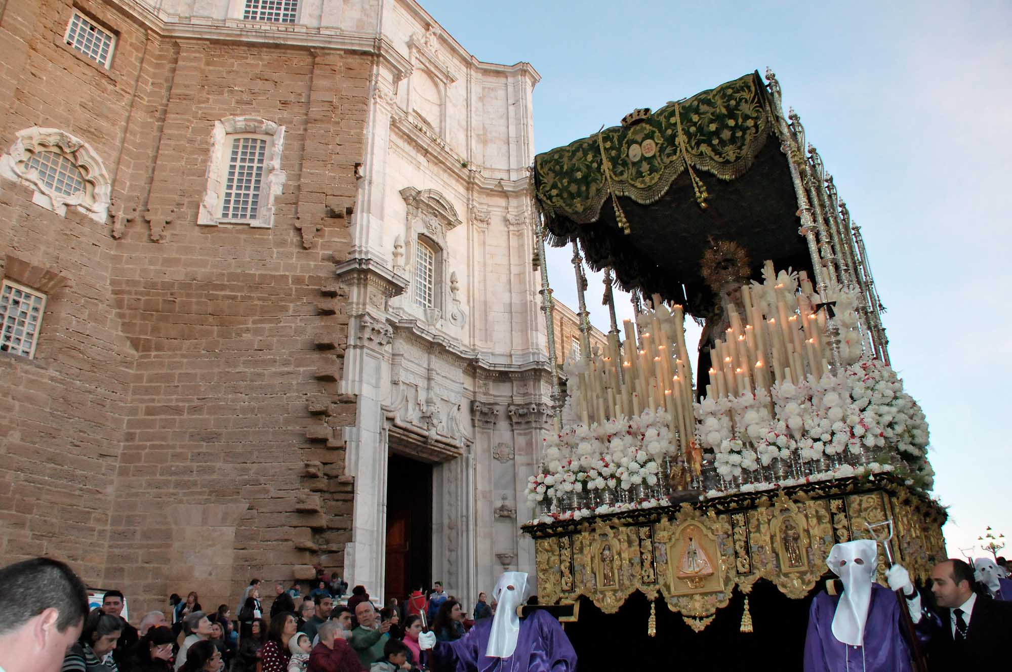 Cristo muere por primera vez en cádiz el lunes santo