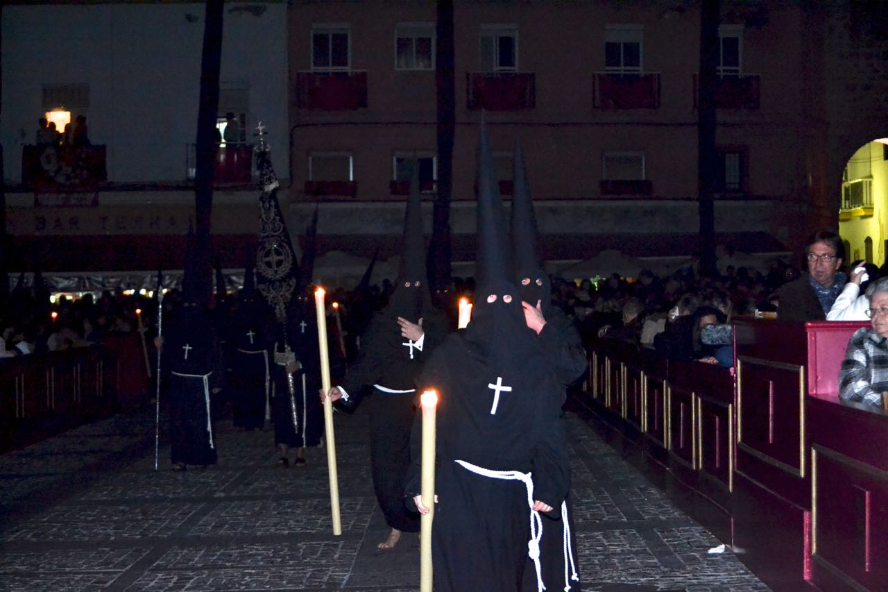 Silencio ante la belleza de cristo muerto