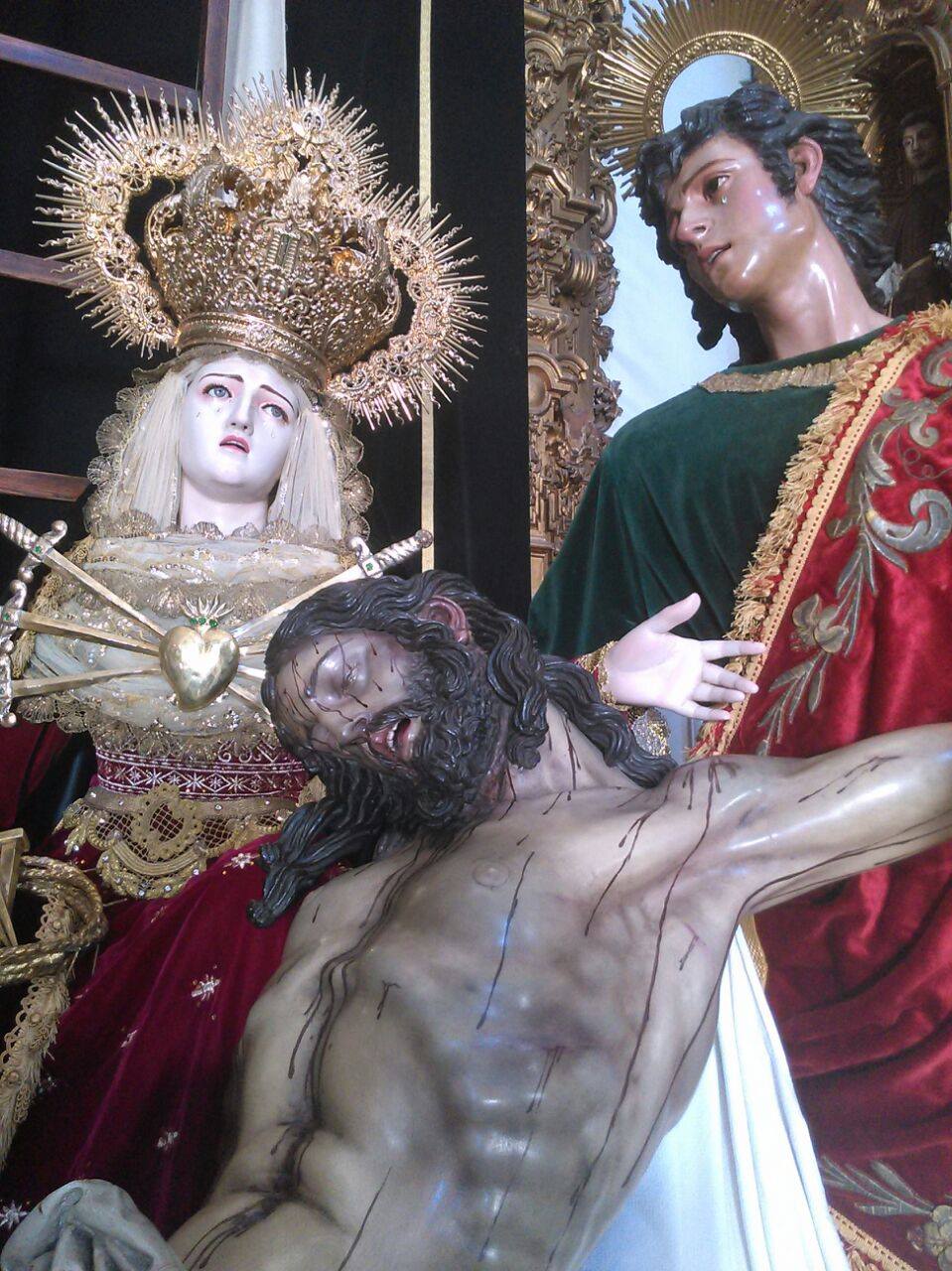 Corona de la virgen de los dolores de descendimiento