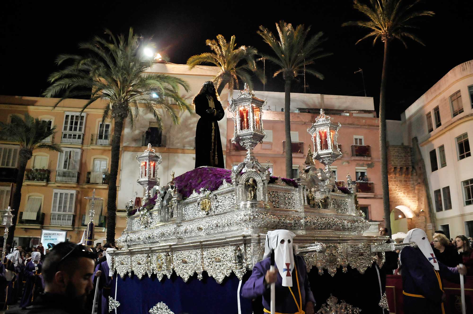 Cautivo en la noche de la pasión