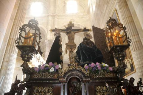 Martes santo con piedad pese a las dificultades 