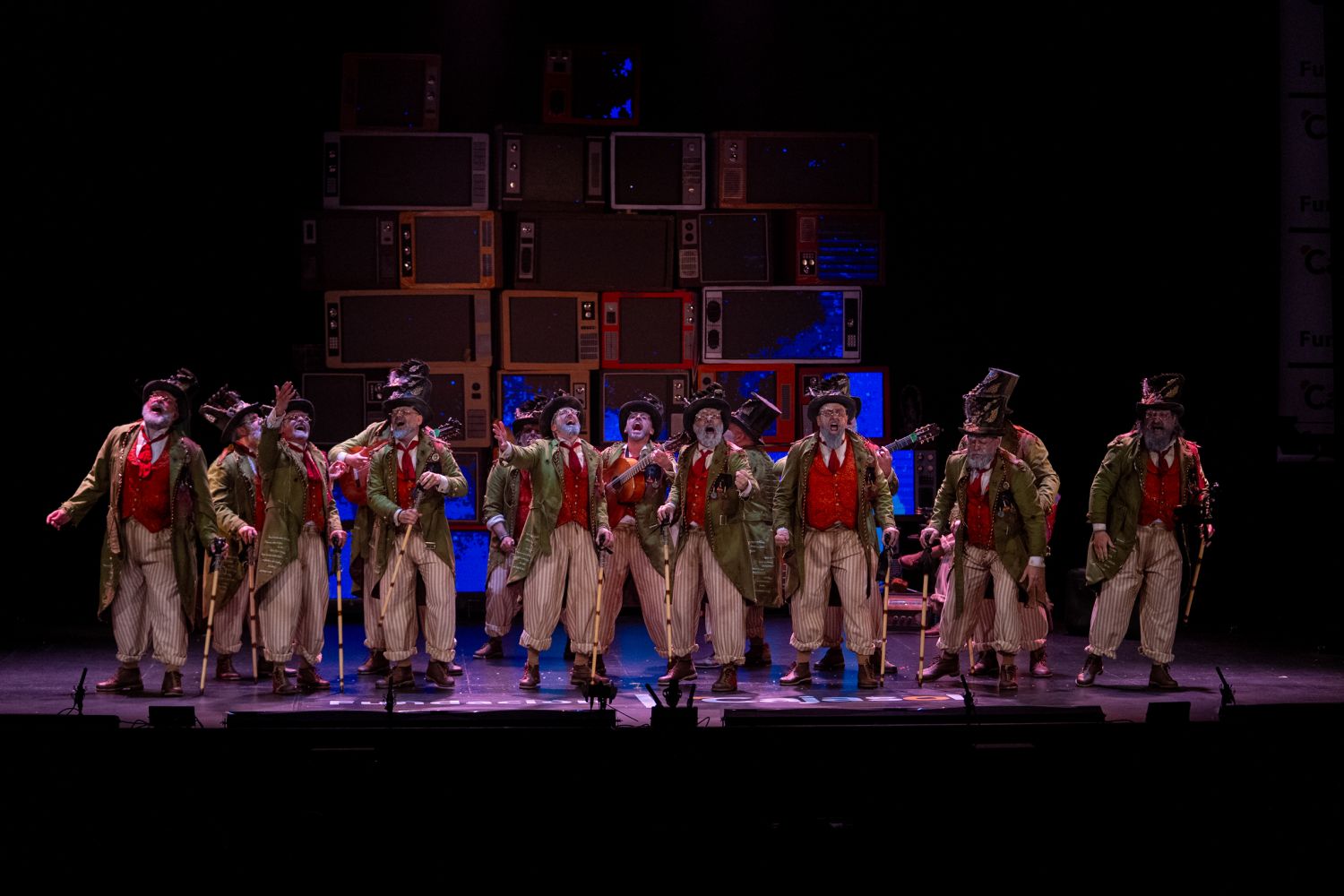 Comparsa, Los humanos