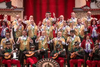 Coro, La suerte de Cádiz - Preliminares