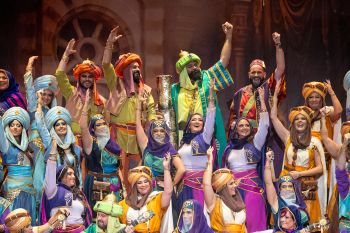 Coro, Las mil maravillas - Preliminares