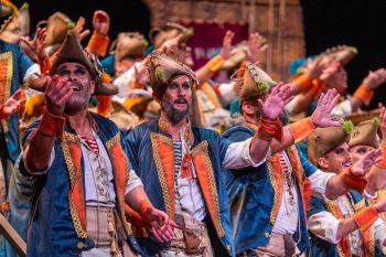 Coro, Los caletarios - Preliminares