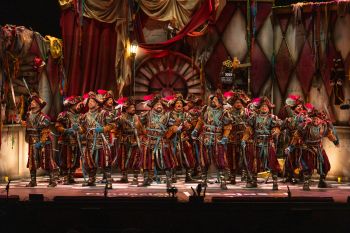 Comparsa, El manicomio - Preliminares