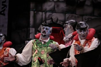 <h2>La noche más larga para estos vampiros</h2><br/>