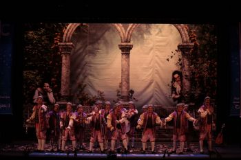 <h2>Reyes de la madrugada en busca de corazones</h2><br/>