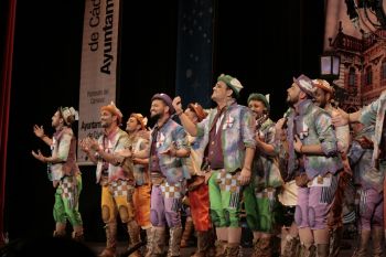 <h2>Cumplen su deseo de venir al falla</h2><br/>