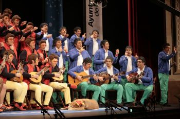 <h2>Un coro distinto y divertido con sabor añejo</h2><br/>