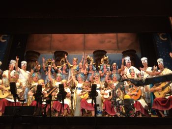 <h2>Coro, la corte - gran final</h2><br/>