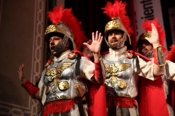 <h2>A la conquista de gades</h2><br/>