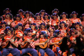 <h2>La mejor medicina es cantar a cái</h2><br/>