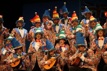 <h2>Ondeando libres al viento</h2><br/>