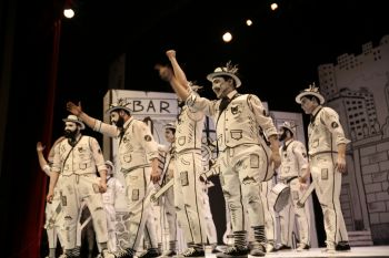 <h2>Salidos de un comic</h2><br/>