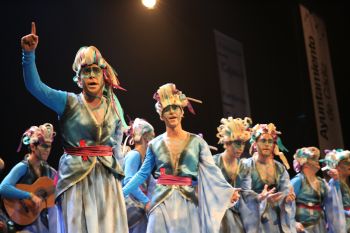 <h2>Déjame que abra tu ventana</h2><br/>