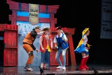 Esto está manga por hombro